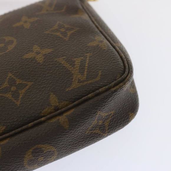 LOUIS VUITTON Pochette accessoires Clutch Bag - Picture 13 of 16